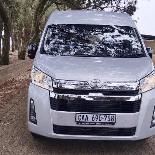 Capricorn Tours – Great Silver Quantum 14 Seater (7)